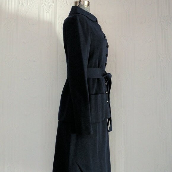 Most beautiful 60's Norell navy suit - like new - Picture 2 of 4
